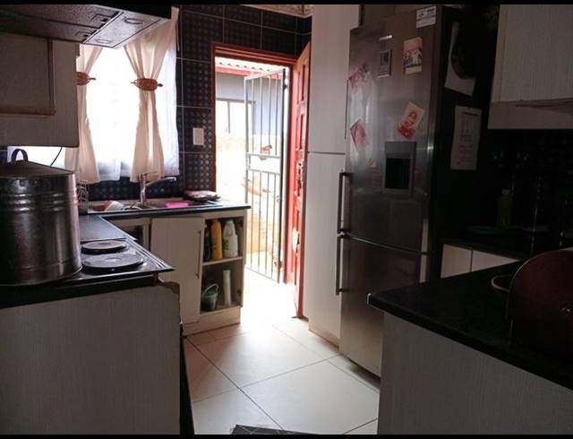 2 BEDROOM HOUSE FOR SALE IN LAKESIDE